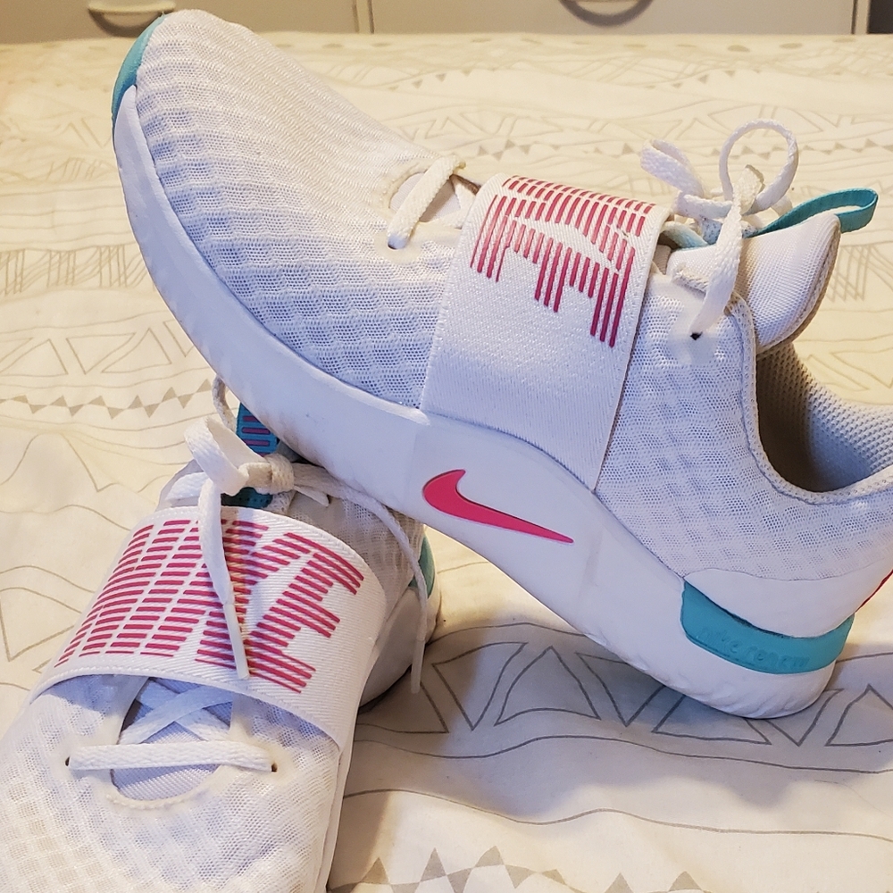 Womens Nike TR 9 training shoes